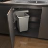 PATTUMIERA AUTOMATICA da Anta in plastica (fissaggio su fianco base) per Basi con anta battente 15 litri 2